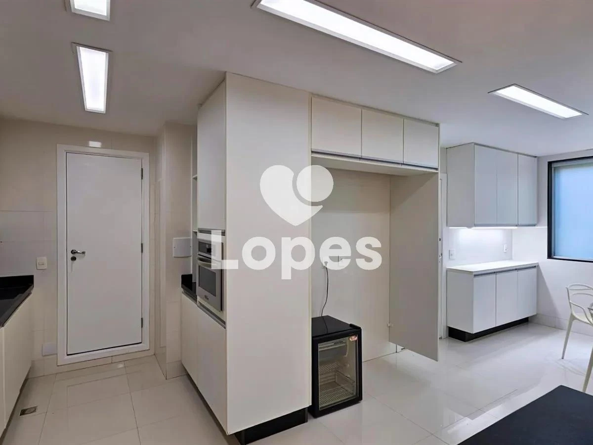 Furnished 960 m² house with 5 en-suite bedrooms — photo 3