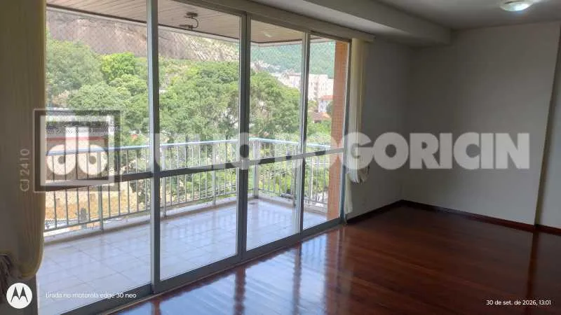 Apartment on the 2nd floor with wood or laminate floors — photo 9