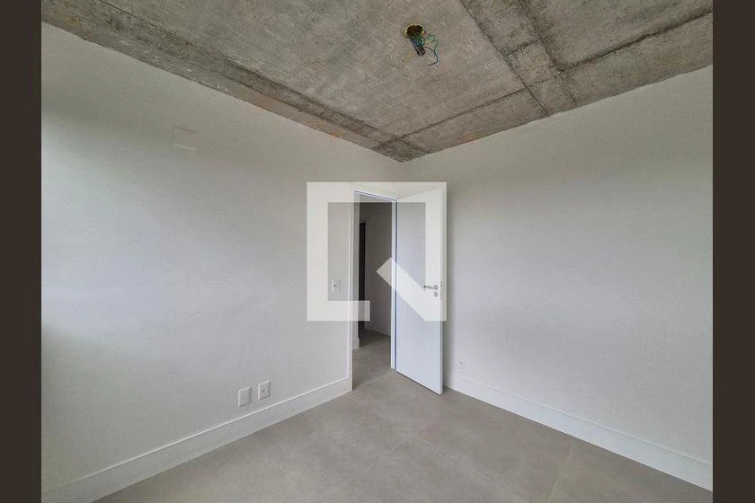 3-bedroom apartment with a mountain view in Rio de Janeiro — photo 17