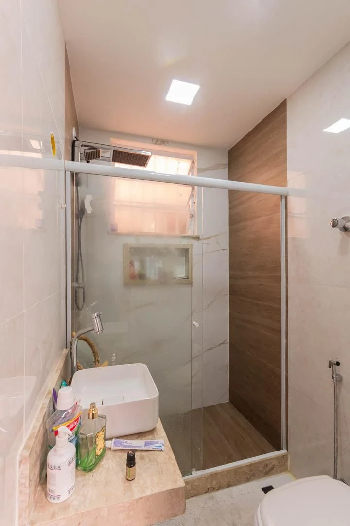 One-bedroom apartment with a washing machine — photo 11