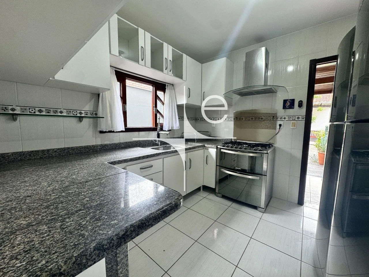 3-bedroom house with a grill on the balcony — photo 19