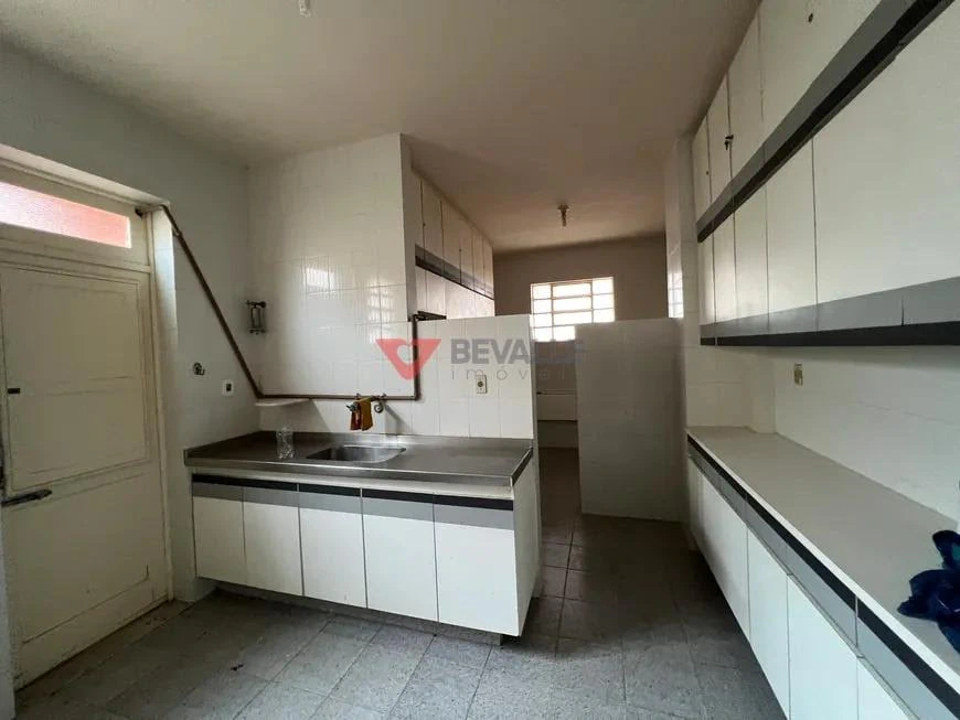 House with 7 bedrooms and built-in closets 350 m² — photo 2