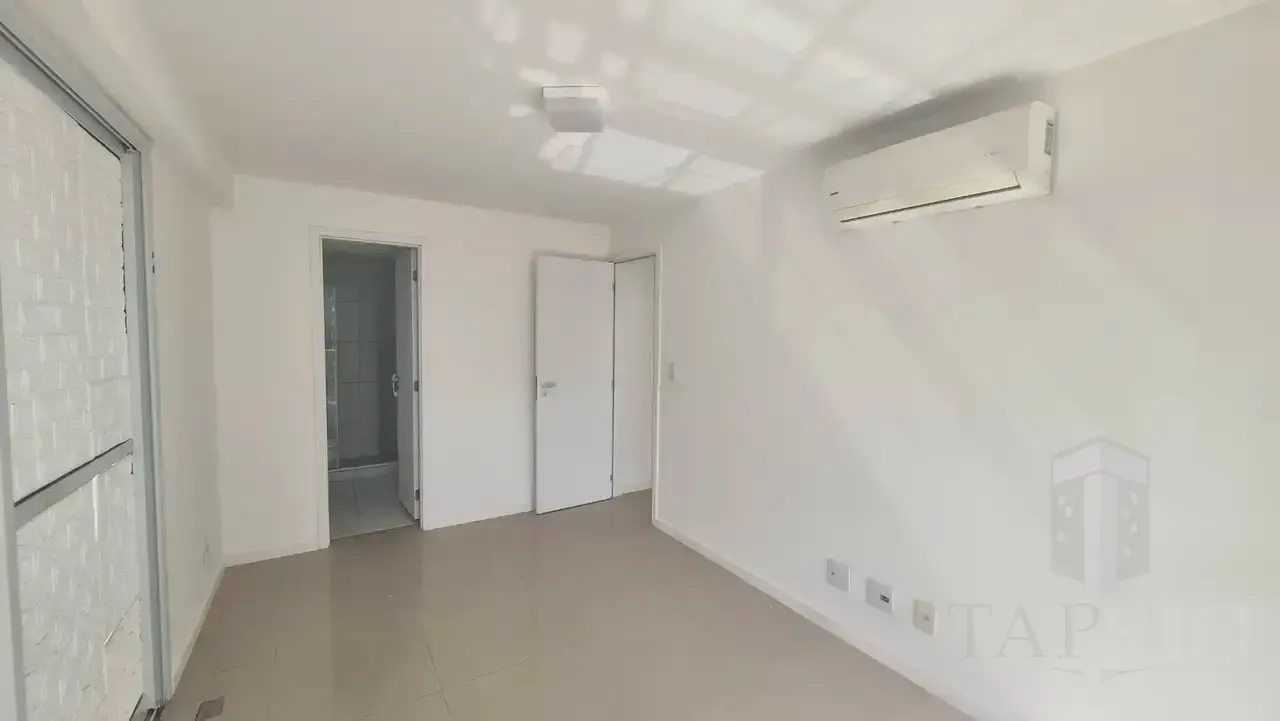 3-bedroom apartment with 3 bathrooms and 2 parking spots — photo 13