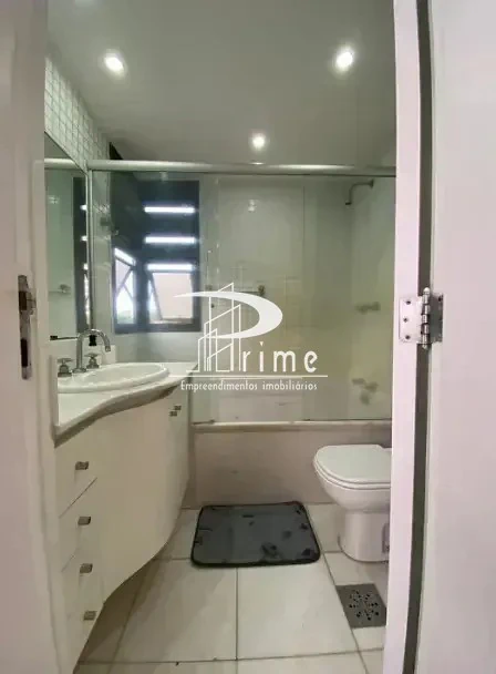 Apartamento mobiliado com 4 quartos e 144 m² — photo 8
