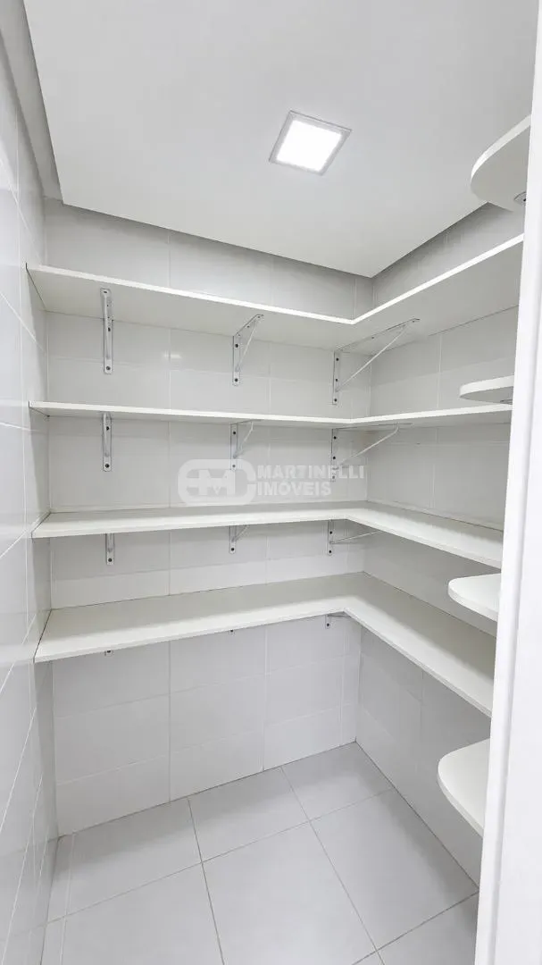 Balcony with a grill in a 3-bedroom apartment, 264 m² — photo 17