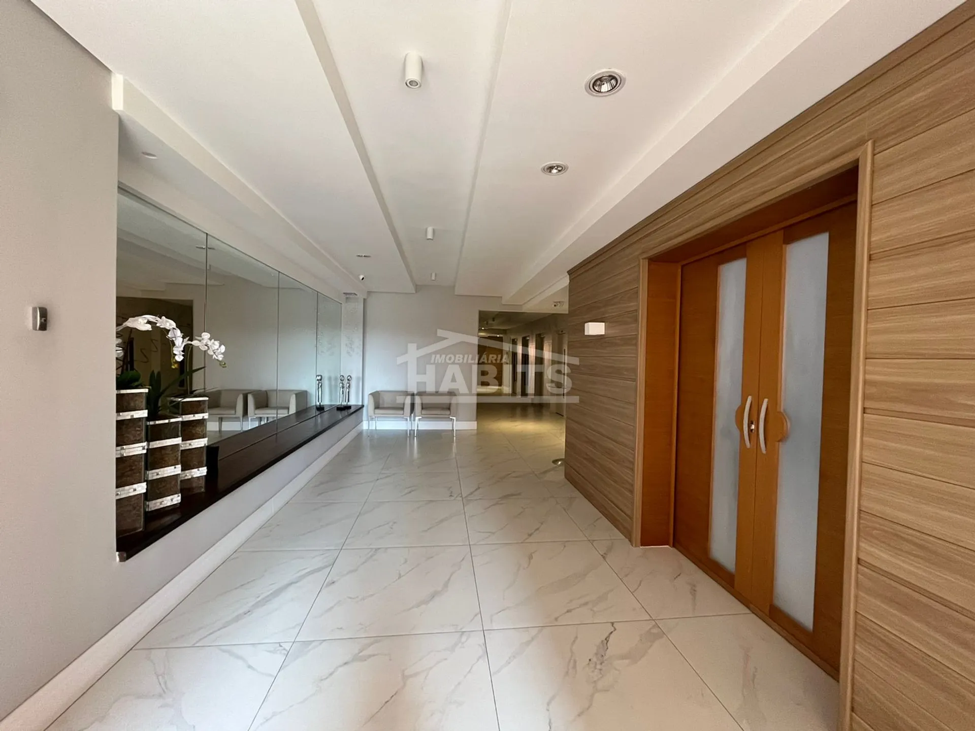 3-bedroom apartment with a balcony — photo 25