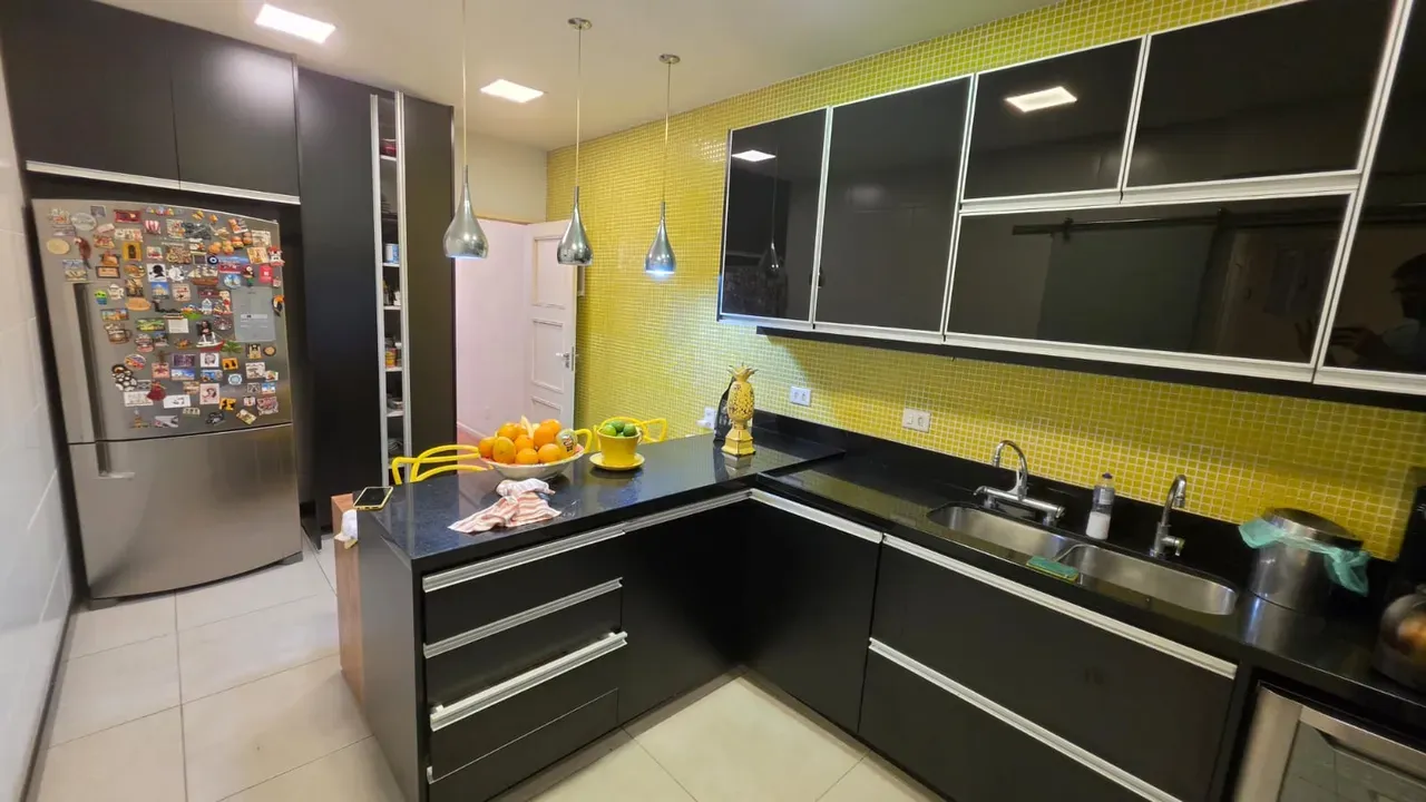Apartamento com cozinha fechada e 3 quartos — photo 33