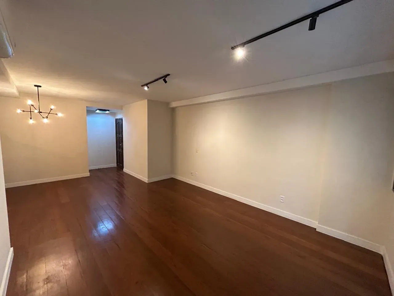 Apartment for rent with 4 bedrooms and 4 bathrooms — photo 16