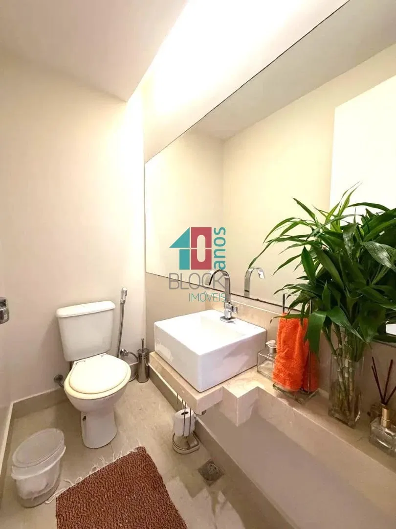 Furnished 361 m² apartment with 4 en-suite bedrooms — photo 24