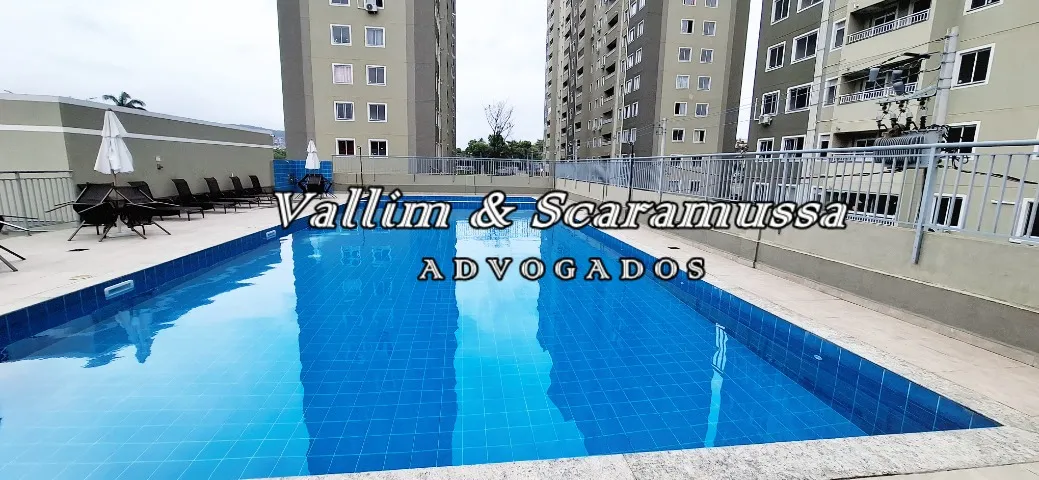 2-bedroom apartment in a building with a pool — photo 7