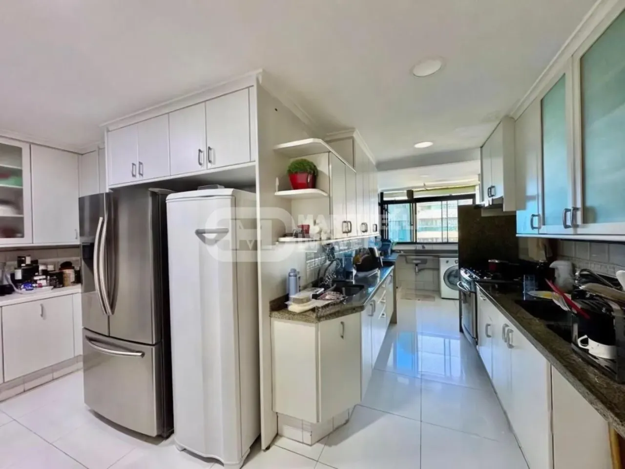 Furnished apartment with 4 bedrooms and open-plan kitchen — photo 2