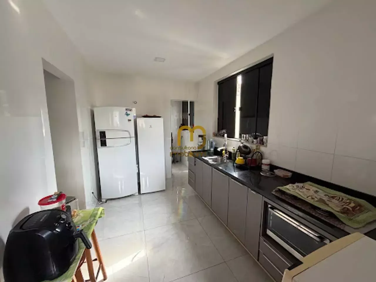 Furnished house, 300 m², with a glass-enclosed balcony — photo 16