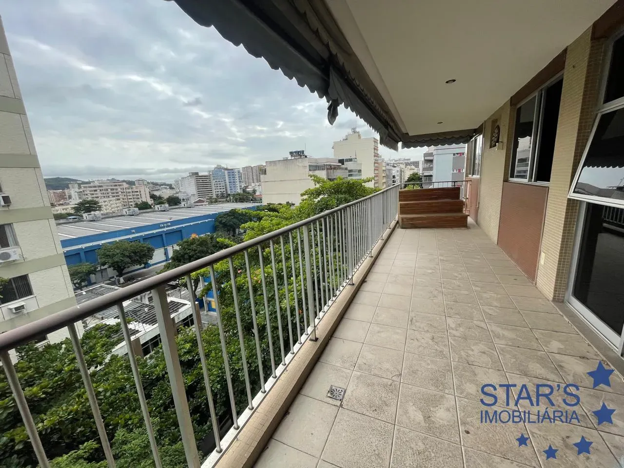 4-bedroom apartment, 1 with its own bathroom, 152 m²