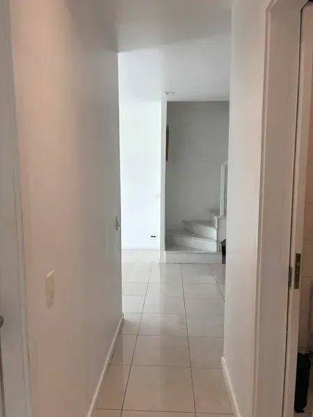Apartamento sem mobília com cozinha americana a gás — photo 25
