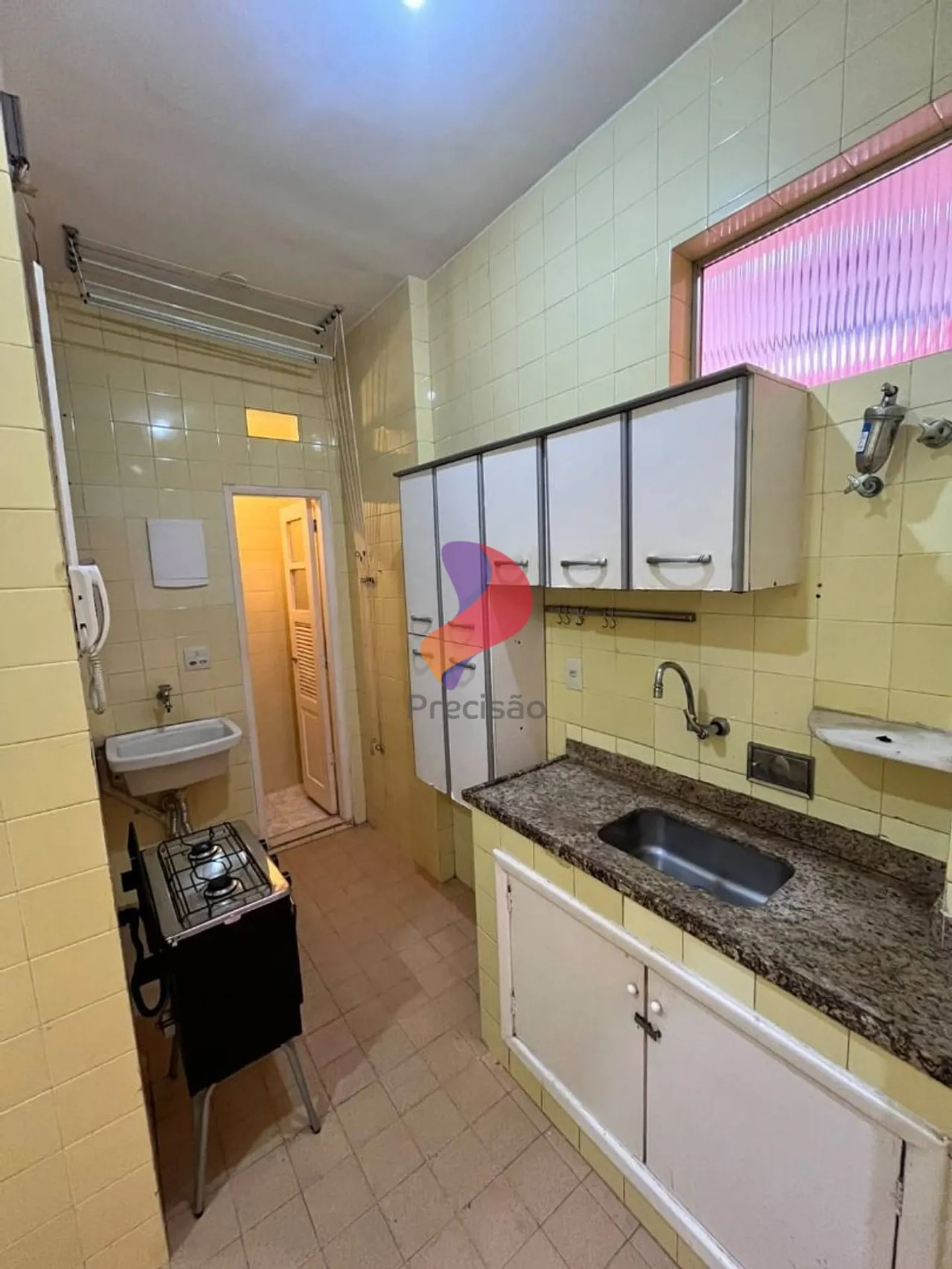 Apartment, 32 m², with wood or laminate floors — photo 2