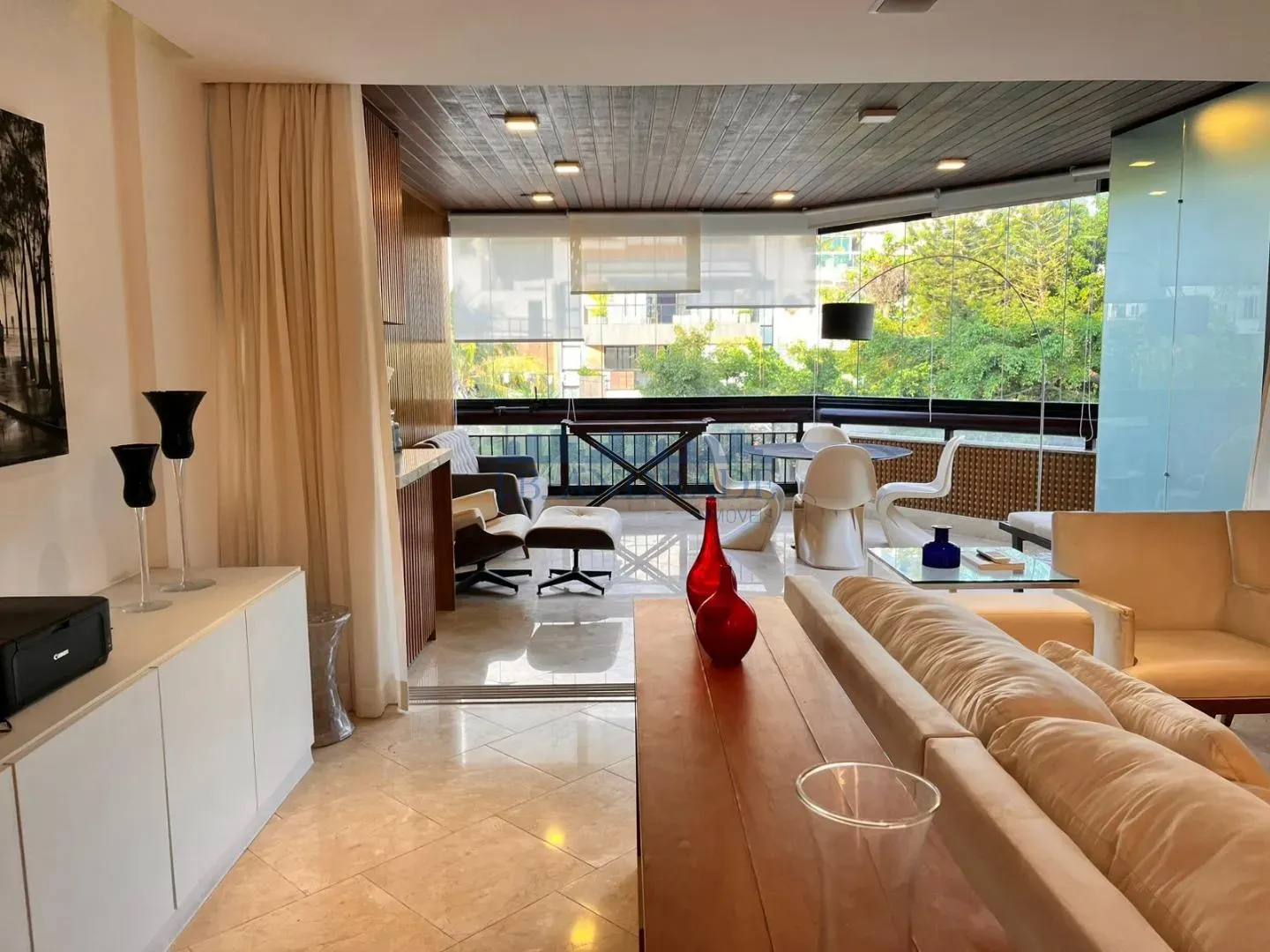 3 quartos e janelas do piso ao teto: apartamento de 180 m²