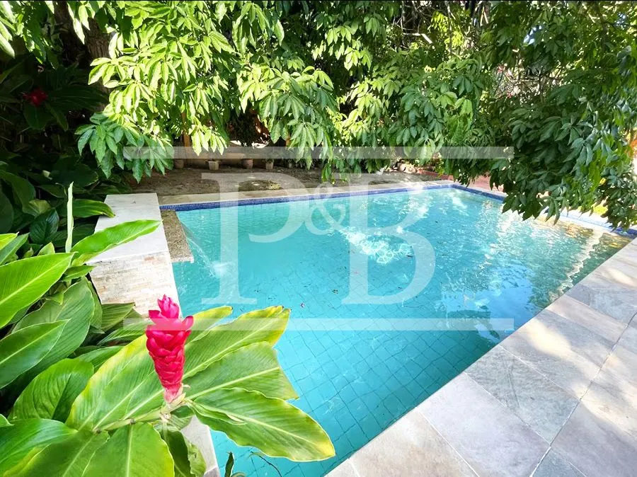 House with 4 bedrooms and 2 bathrooms, 440 m² and 2 parking — photo 2