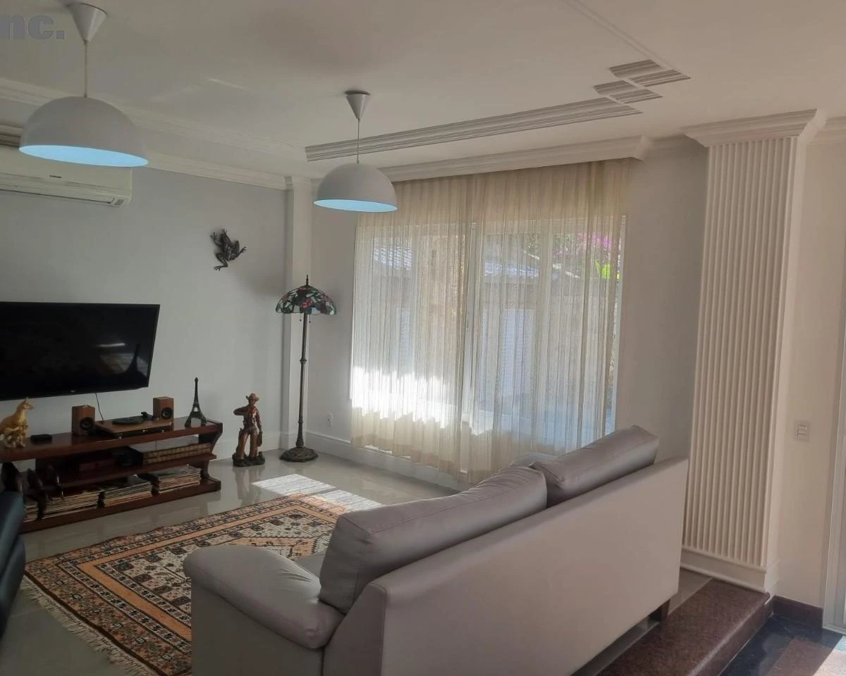Меблированный дом с балконом и 4 спальнями с ванными — photo 5