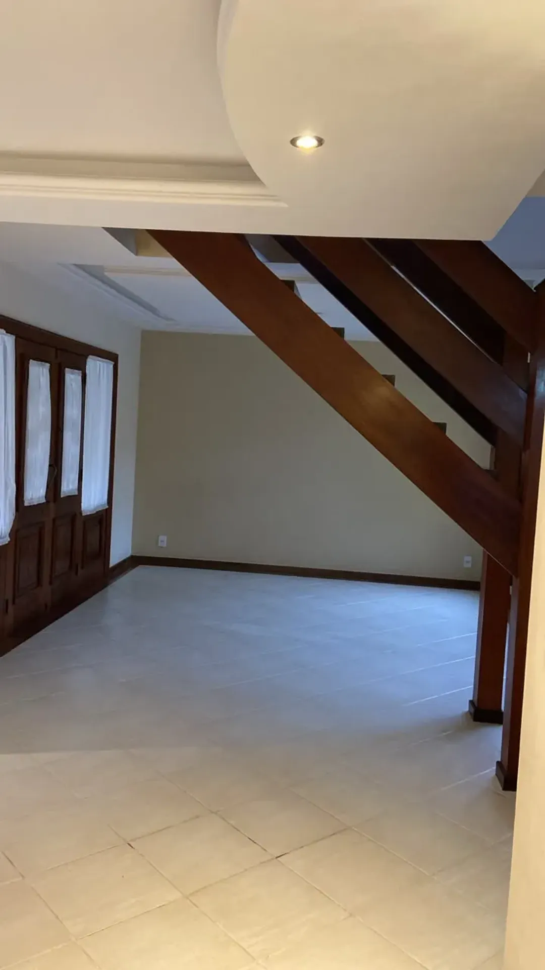 317 m² house with 3 suites, balcony grill and 3 parking — photo 18