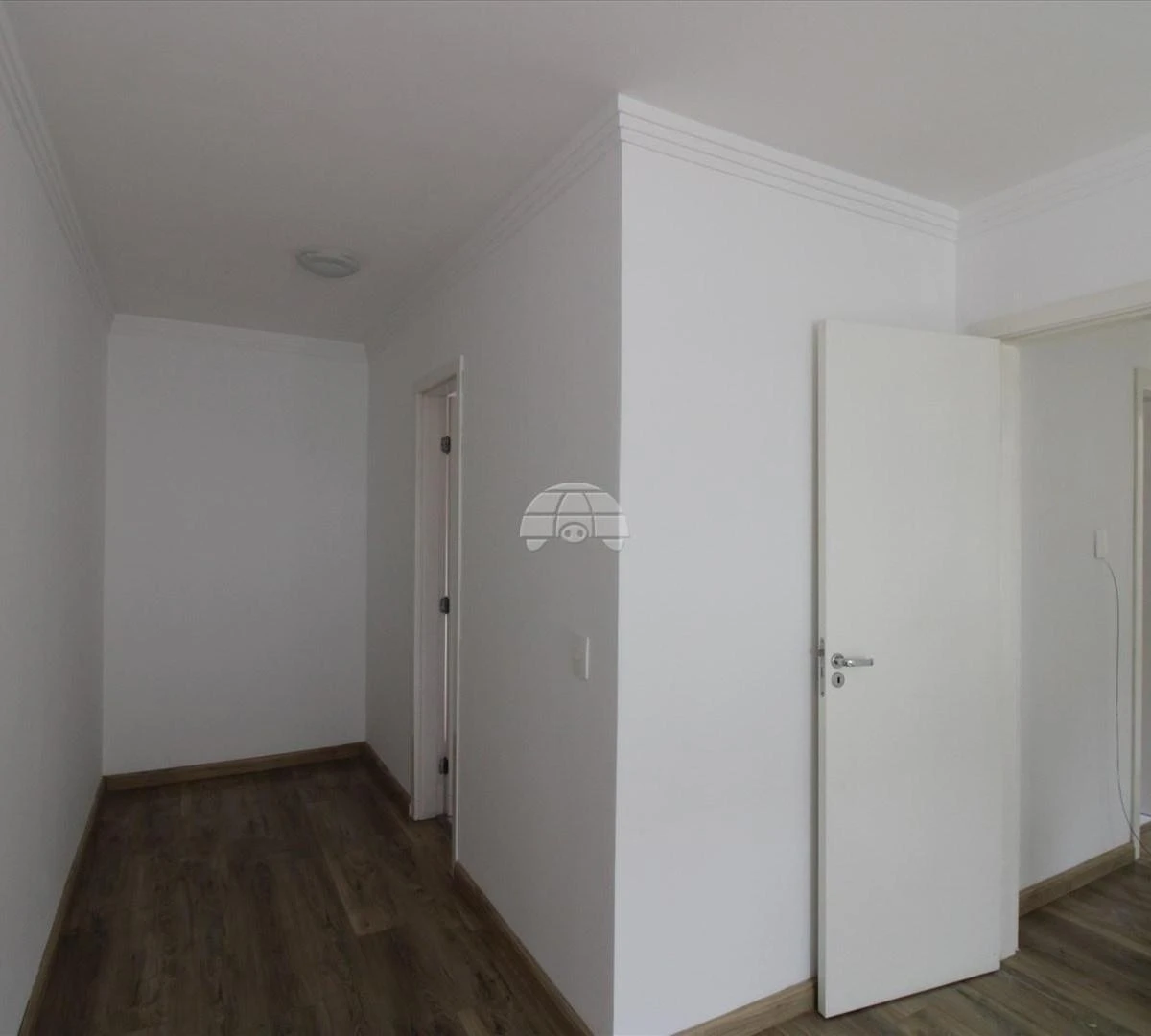 3-bedroom house with a bathtub in Curitiba — photo 27