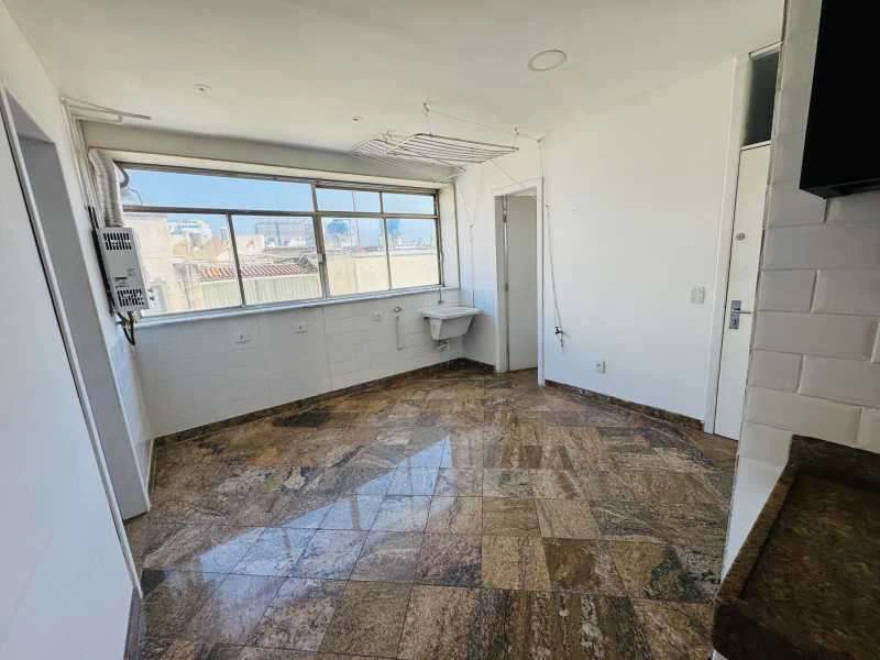 250 m² apartment with 4 bedrooms, 5 bathrooms and 3 parking — photo 23