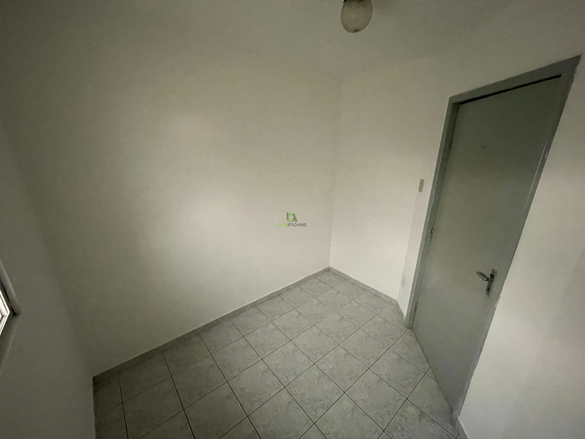 Unfurnished 2-bedroom apartment with separate kitchen — photo 12