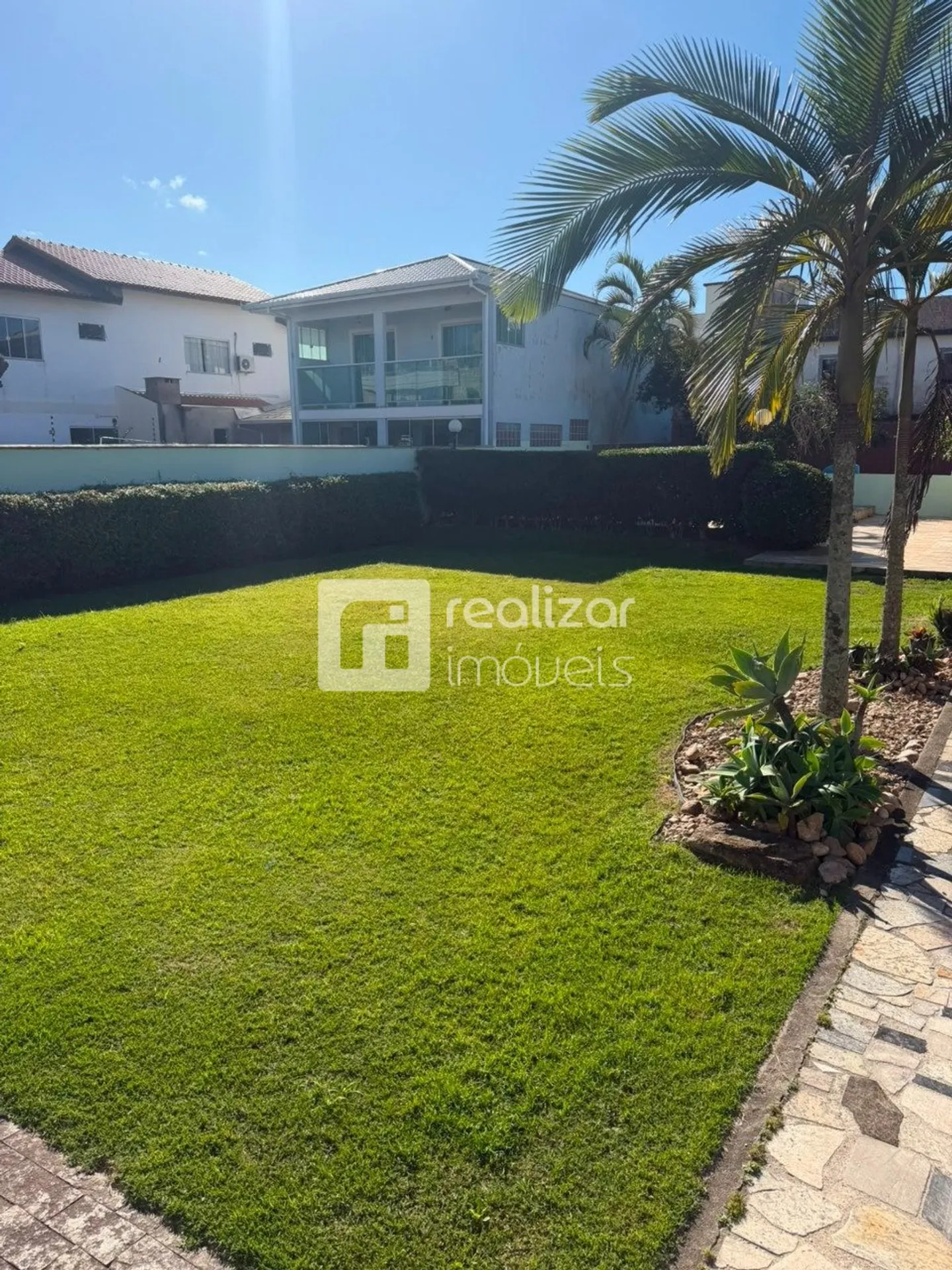 House with 5 bedrooms and a private garden — photo 5