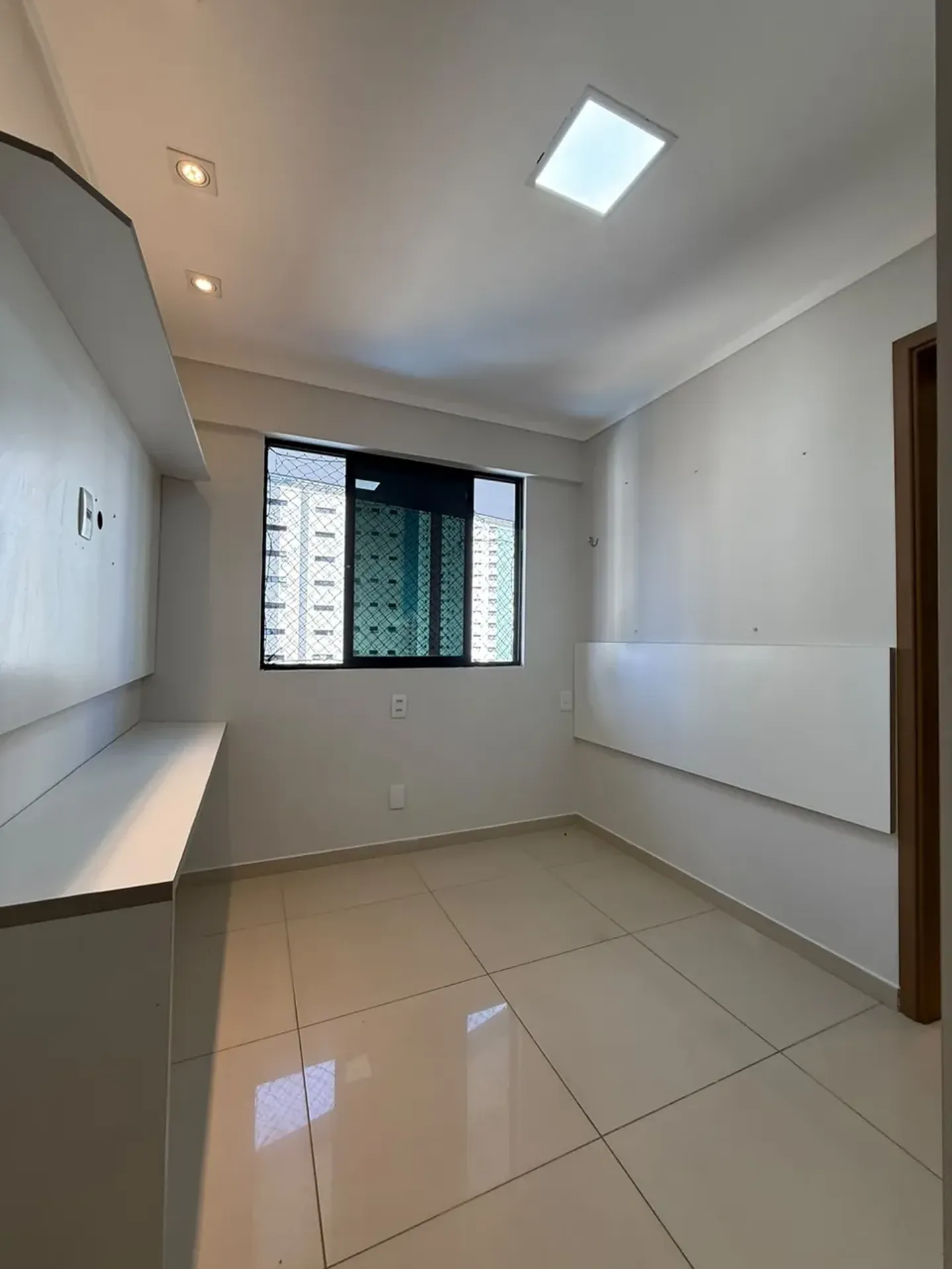 3-bedroom apartment with a home office — photo 15