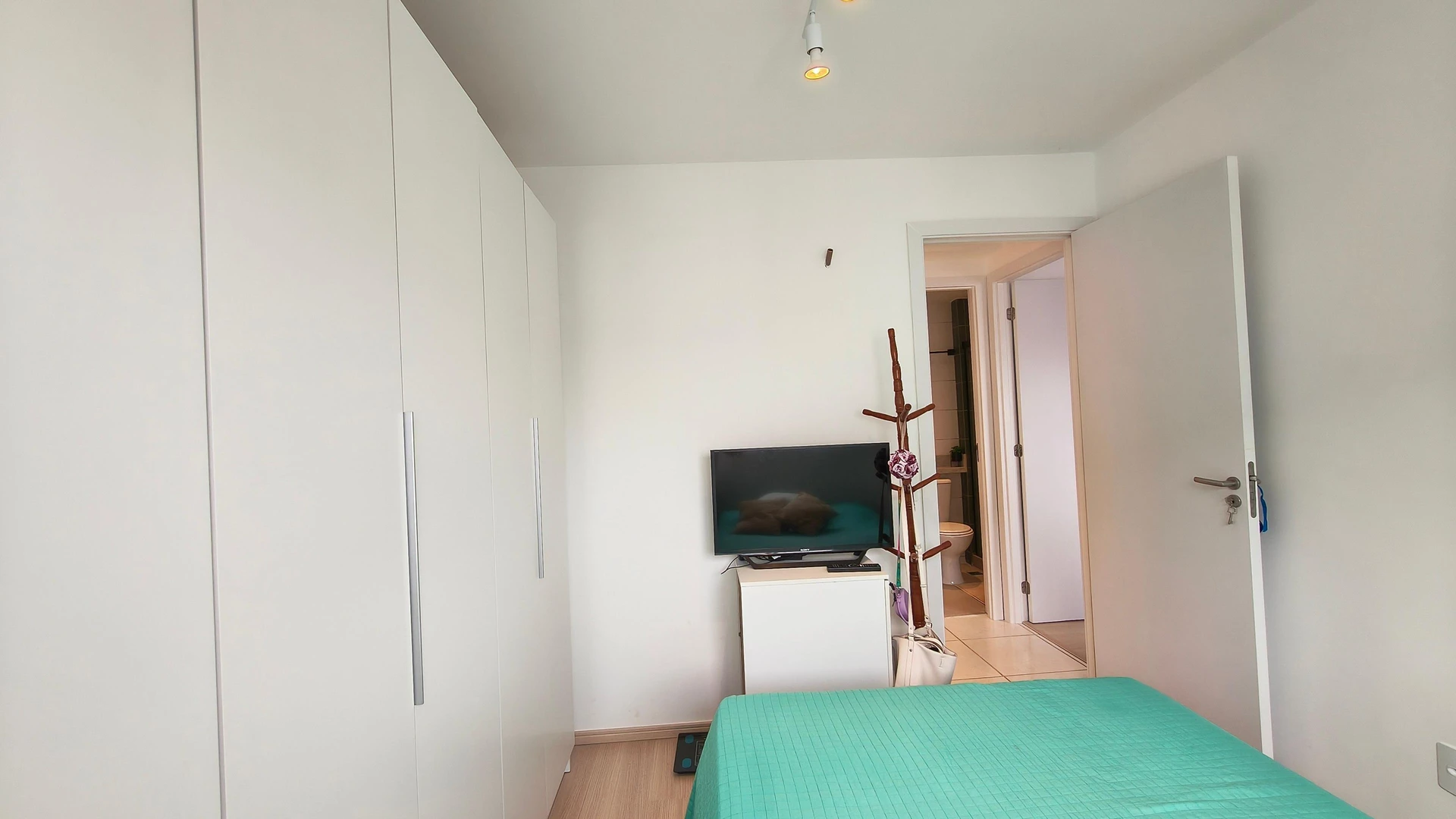 Mountain view in a 2-bedroom apartment, 53 m² — photo 24