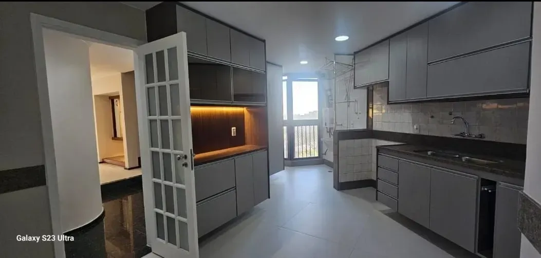 Apartment with 3 bedrooms and city plus water views