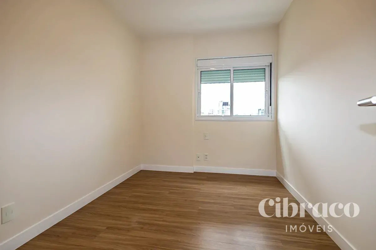 2-bedroom apartment with balcony and 2 parking spots — photo 13
