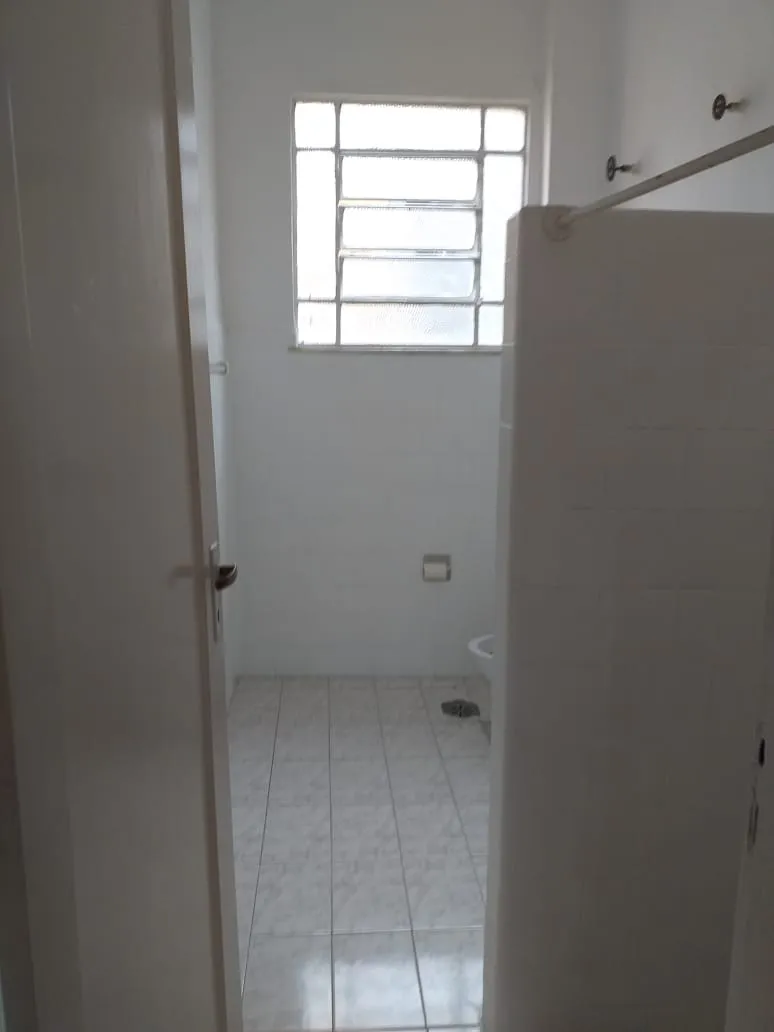 One-bedroom apartment with a mountain view — photo 5