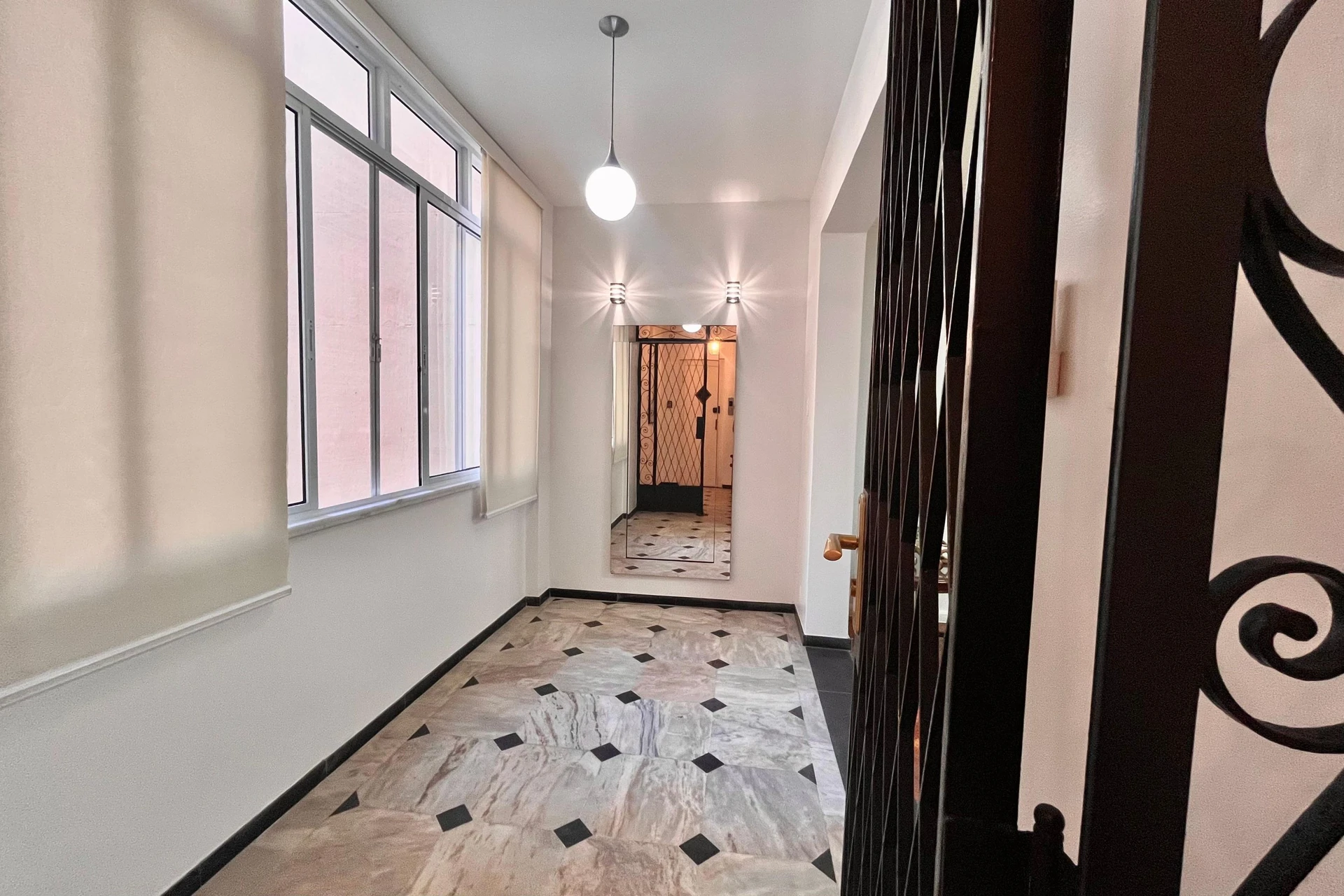 3-bedroom apartment with a working laundry setup — photo 35