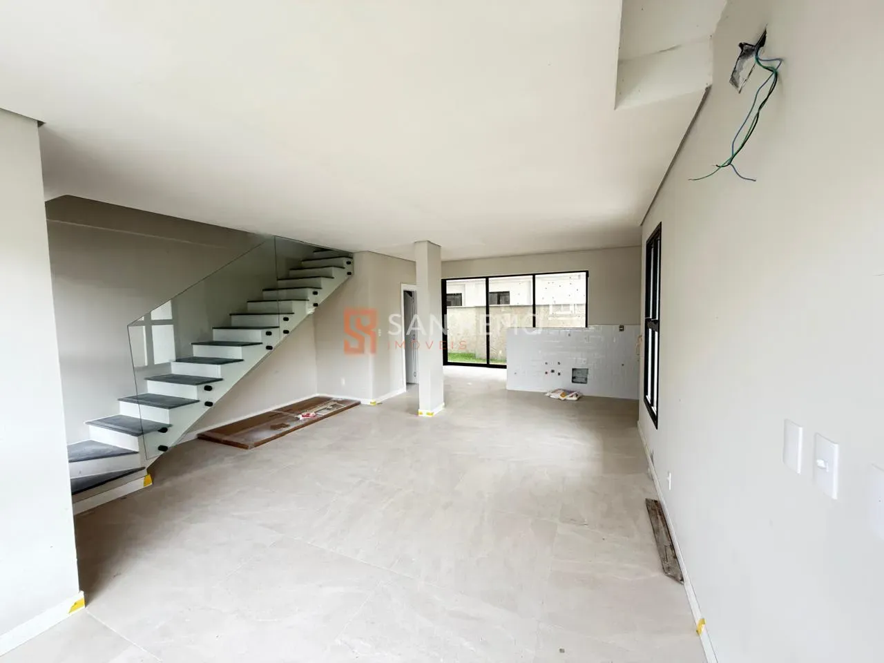 House, 158 m², with a glass-enclosed balcony — photo 4