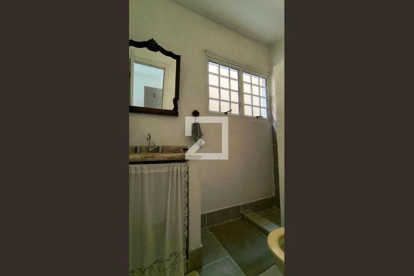 Furnished house, 270 m², with floor-to-ceiling windows — photo 22