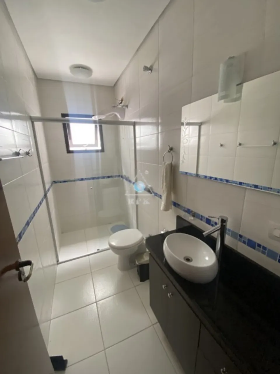 2-bedroom apartment with suite and no parking — photo 12
