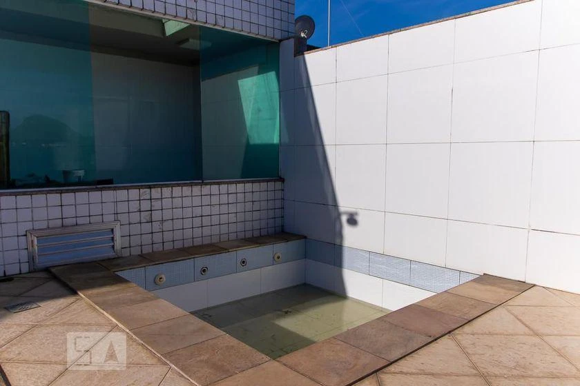 400 m² duplex with 4 bedrooms and 2 en-suite baths — photo 32