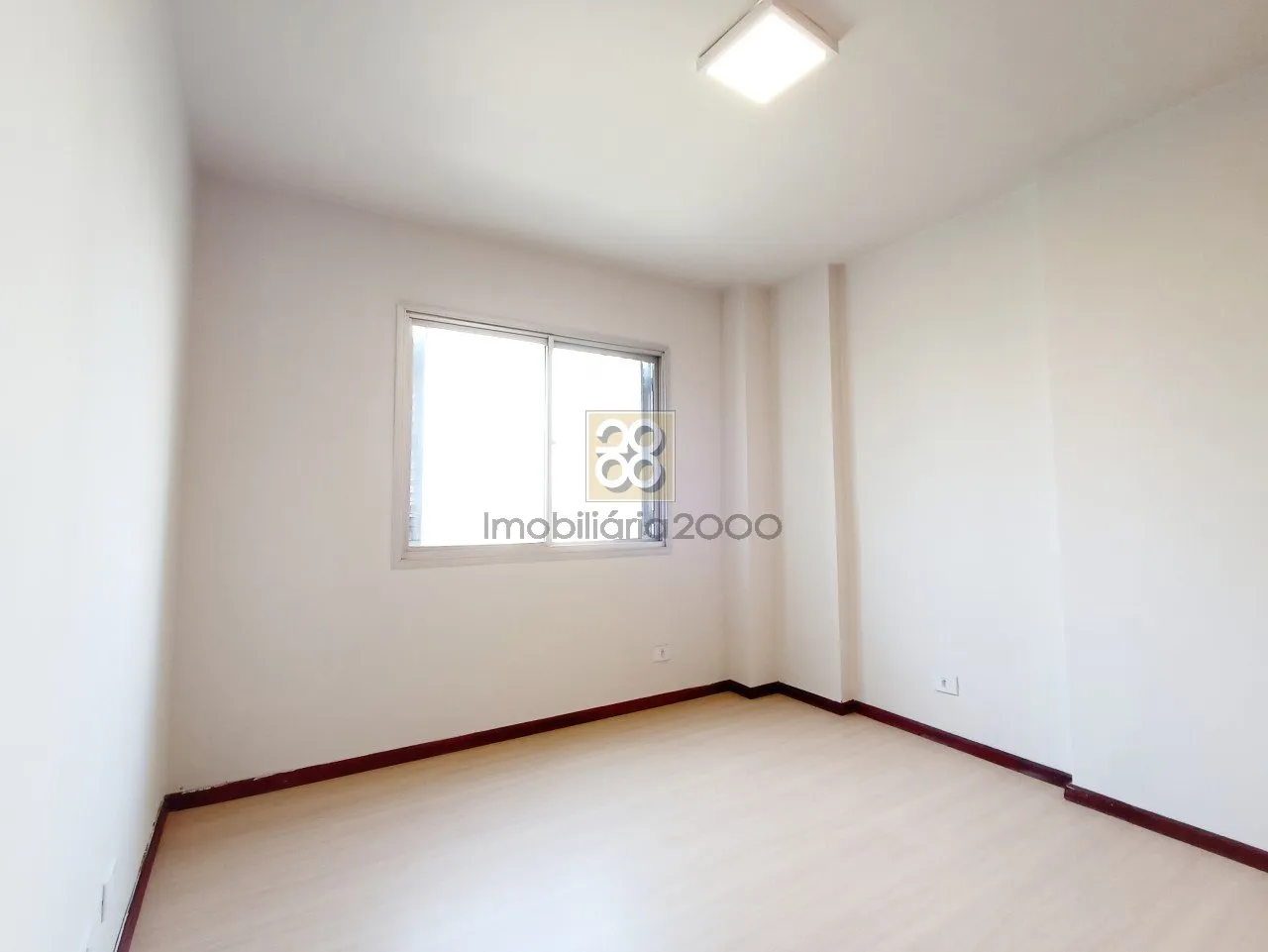Unfurnished 3-bedroom apartment with floor-to-ceiling windows — photo 11