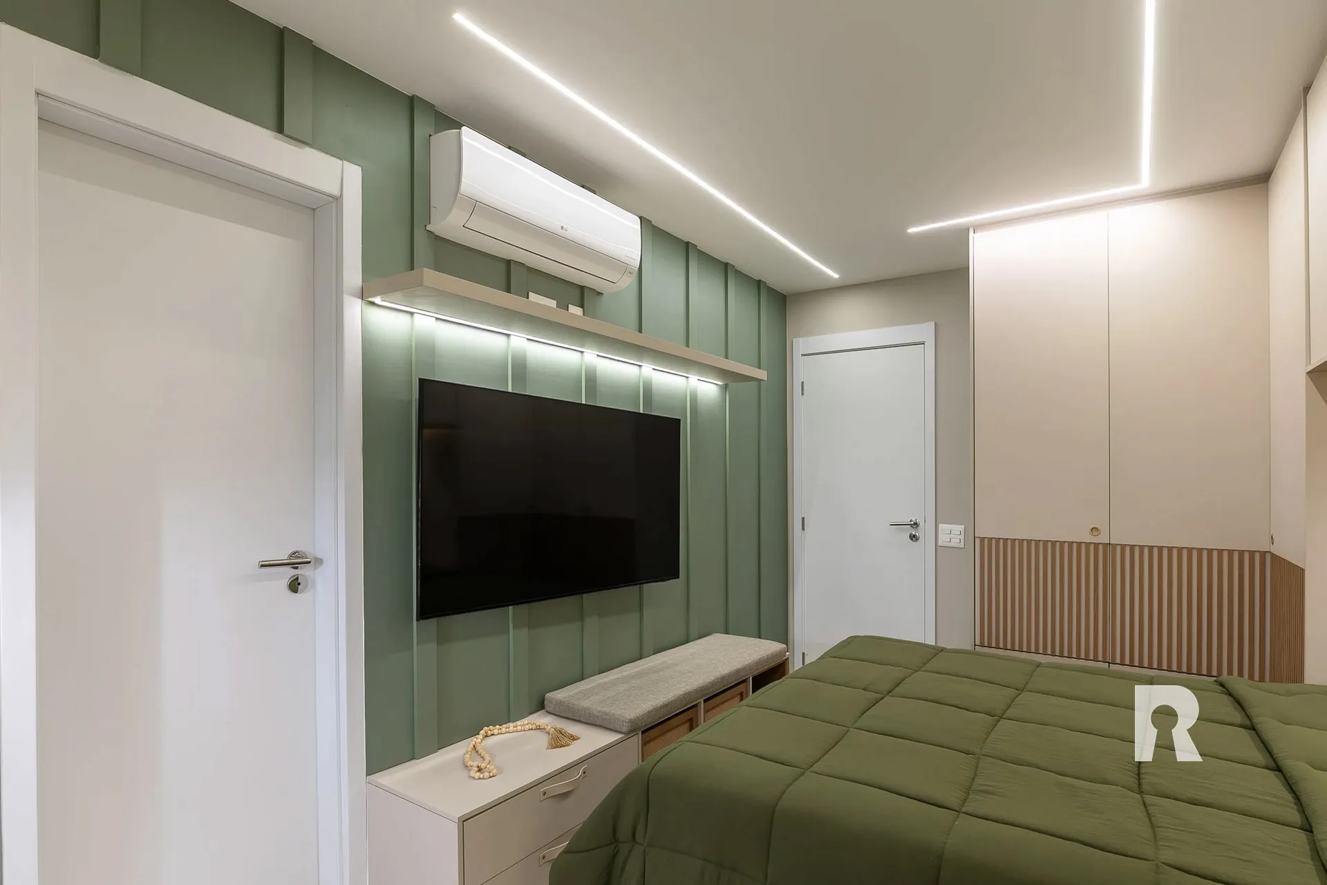 3-bedroom apartment with a jacuzzi — photo 14