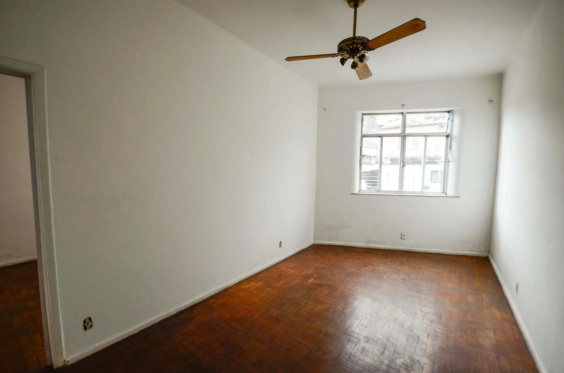 Rental apartment with 2 bedrooms and a balcony — photo 8