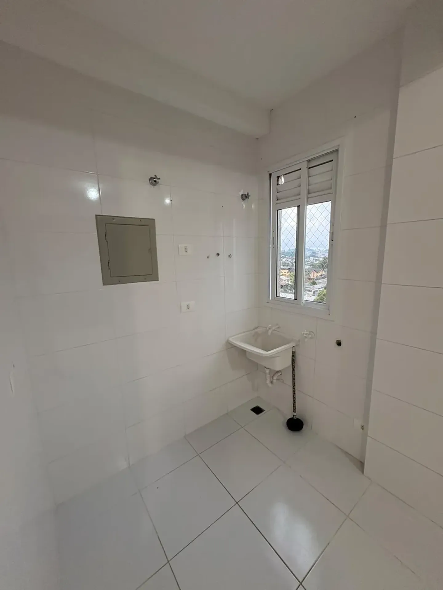 Apartment on the 3rd floor with wood or laminate floors — photo 9