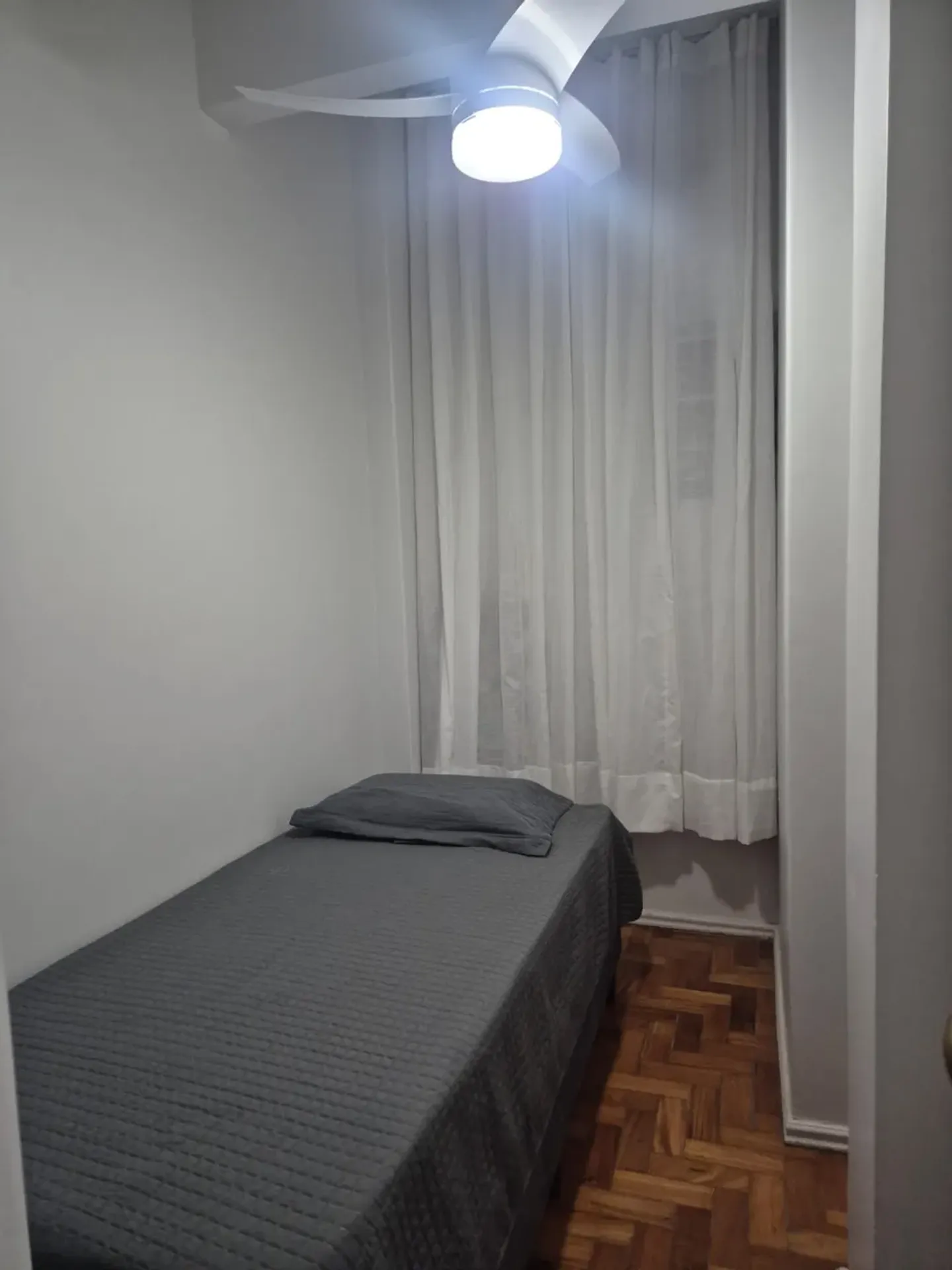 Apartment on the 6th floor with wood or laminate floors — photo 6