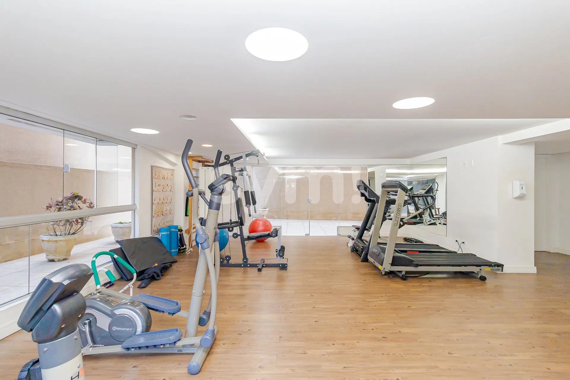 Apartamento mobiliado de 2 quartos com varanda envidraçada — photo 31
