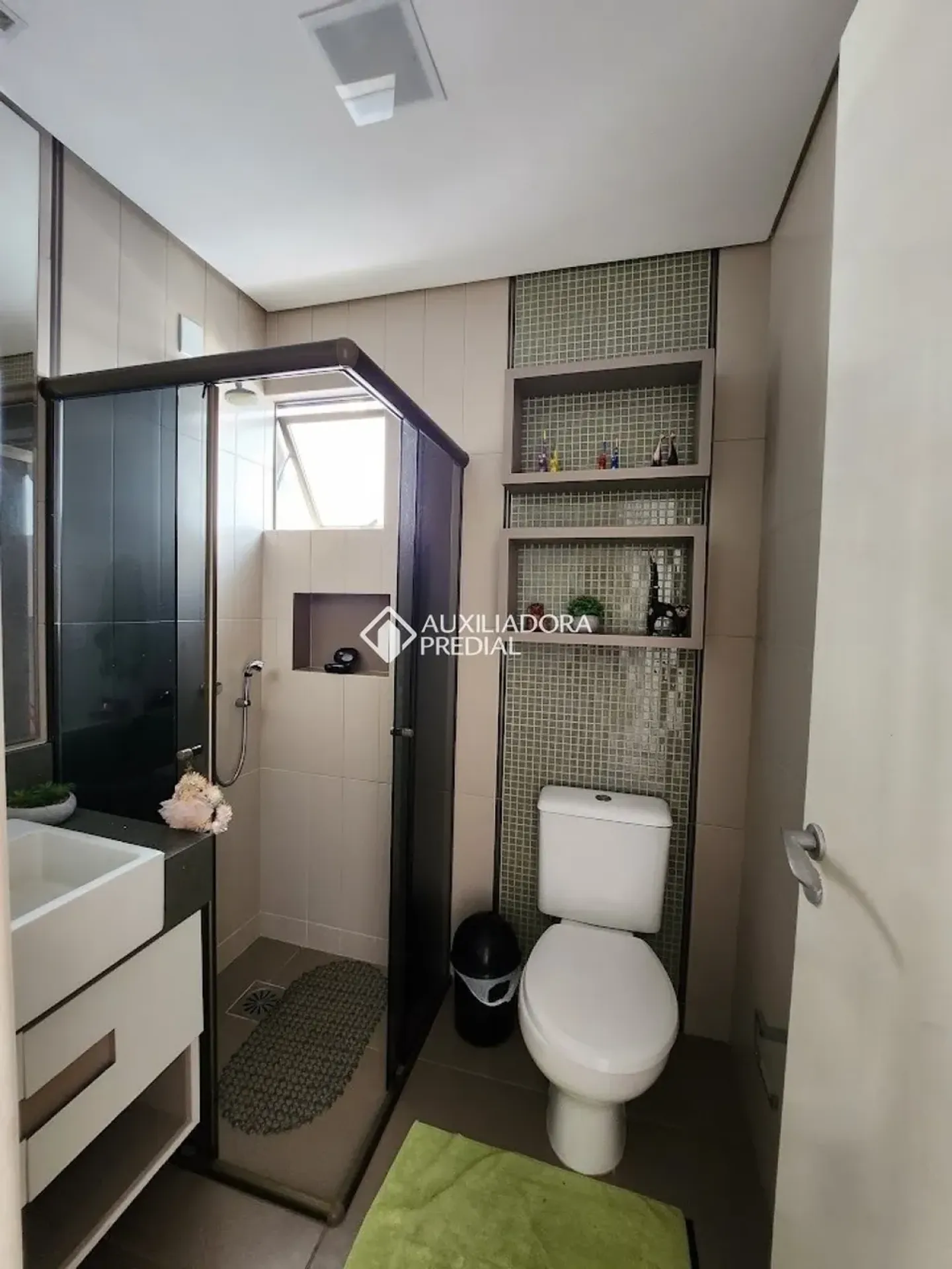 Apartamento amueblado con 3 dormitorios y jardín privado — photo 9