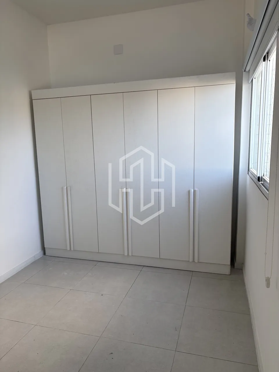Apartamento sem mobília com 3 dormitórios e cozinha americana — photo 4