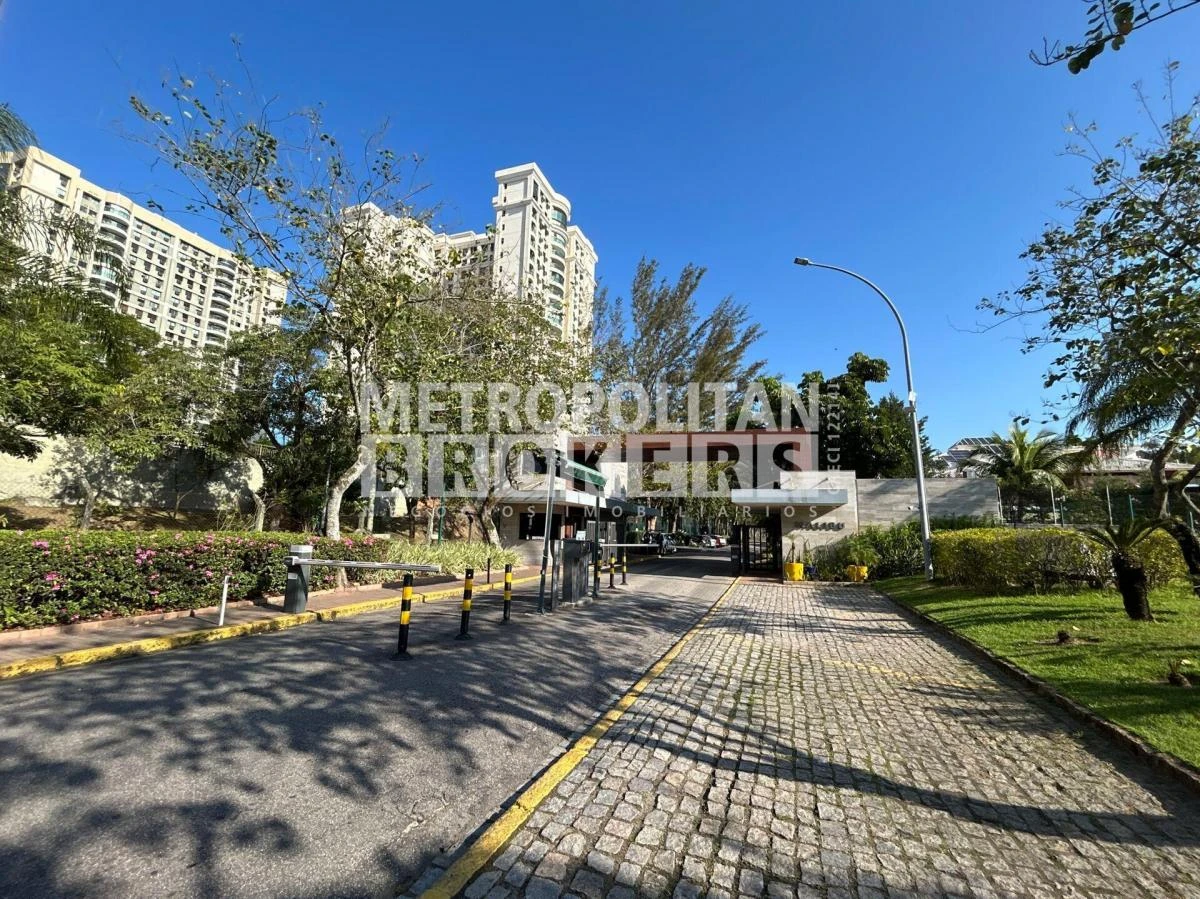 Furnished house with 7 bedrooms, 5 en-suites and 1020 m² — photo 22