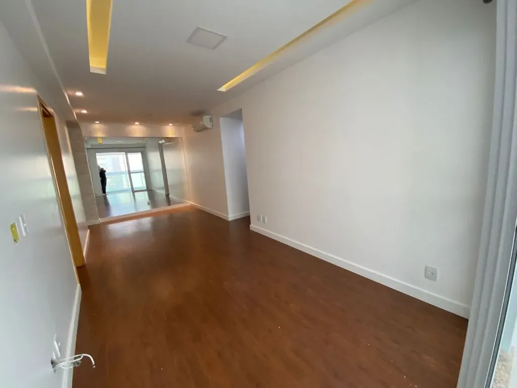 Glass-enclosed balcony in a 3-bedroom apartment, 84 m² — photo 5