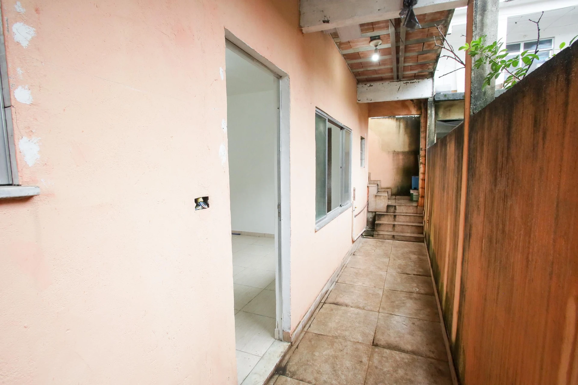 Unfurnished studio with 1 bedroom and 1 bathroom — photo 4
