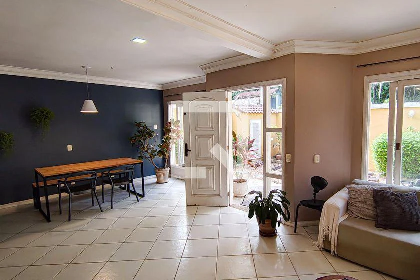 Casa com 6 quartos e 300 m², vaga incluída — photo 3