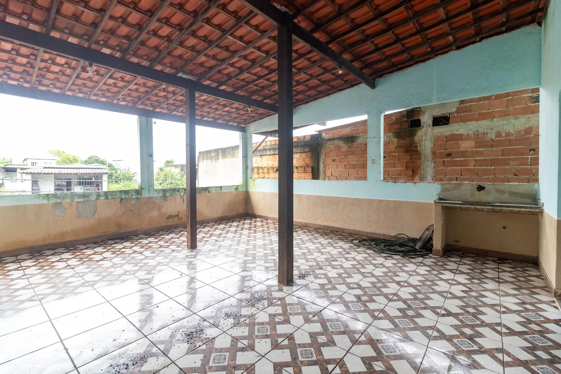 Glass-enclosed balcony in a 3-bedroom house, 110 m² — photo 19